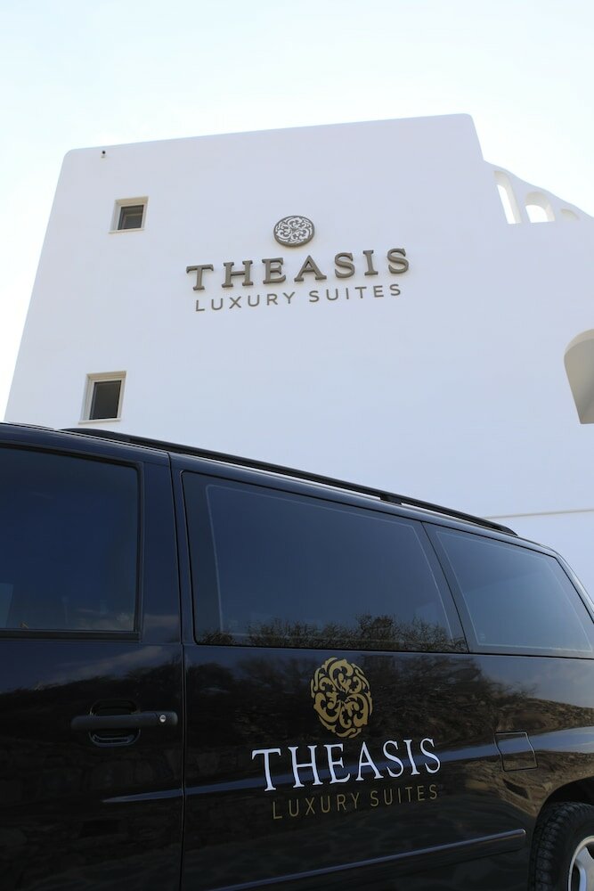 Фото Theasis Luxury Suites