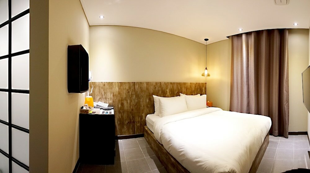 Фото Hotel Millhaus Shinchon