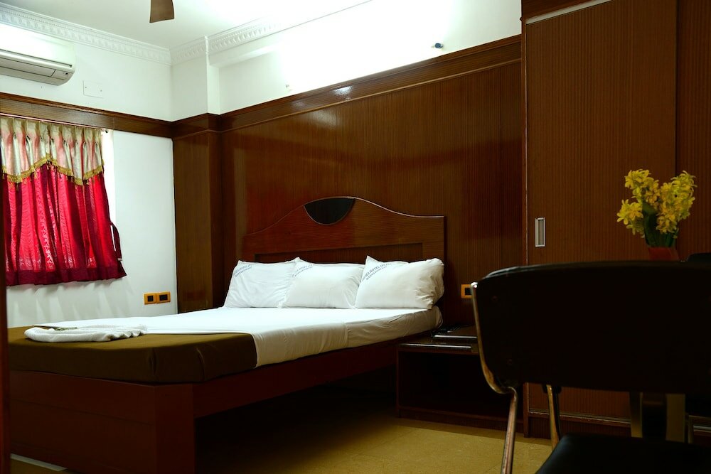 Фото Tri Sea Hotel