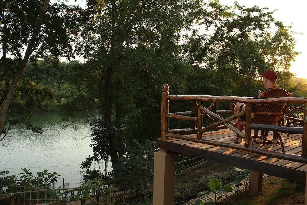 Фото Mr. Charles River View Lodge