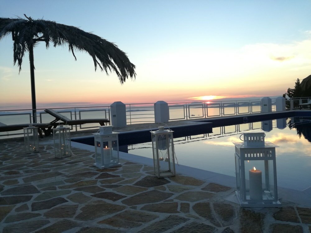 Фото Infinity Blue Suites