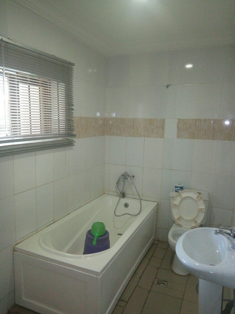 Фото Sycamore Royal Suites and Apartments