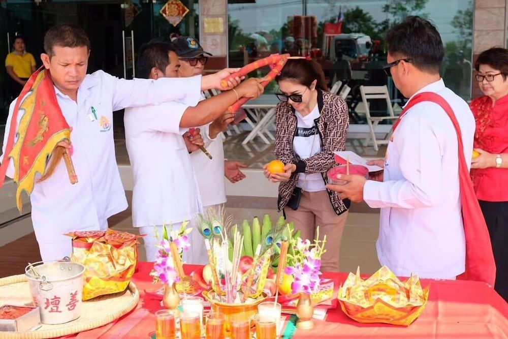 Фото Century Grand Hotel