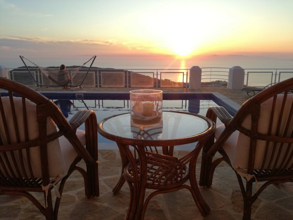 Фото Infinity Blue Suites