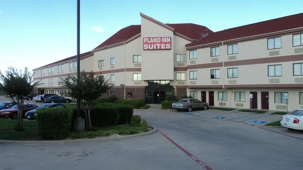 Фото Plano Inn & Suites