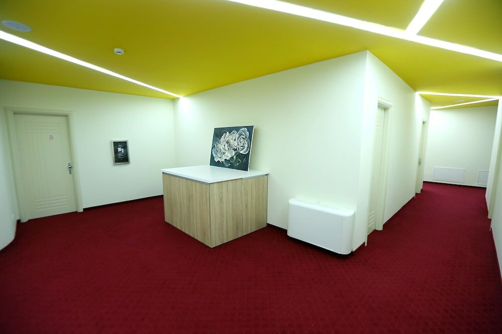 Фото Vllaznia Hotel