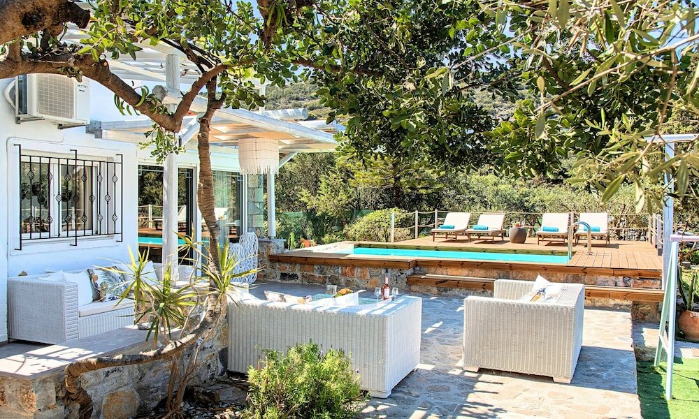 Фото Вилла Cretan Lodge Heated Pool