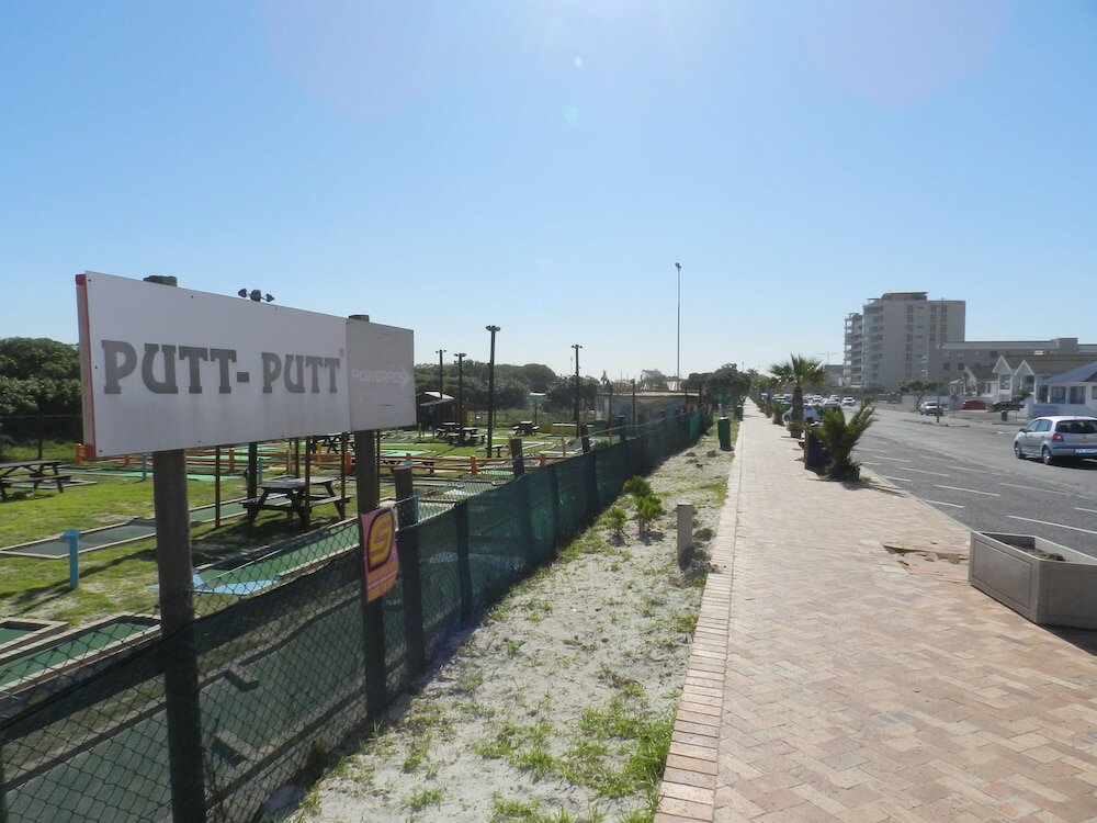 Фото Silver lining beach apartment