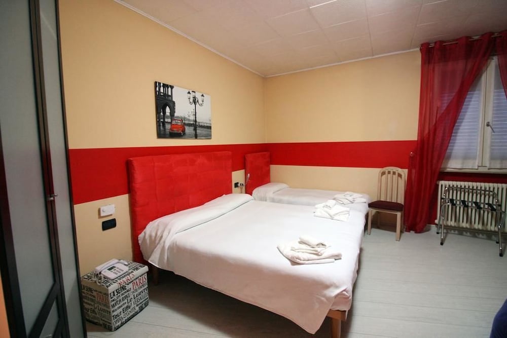 Фото Albergo Ristorante la Bussola