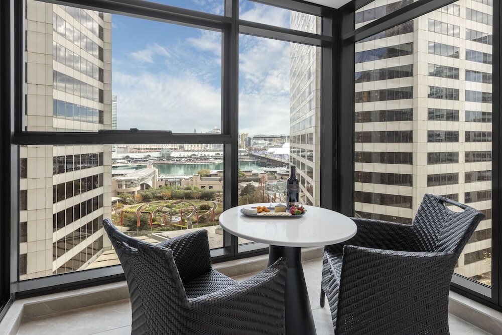 Фото Meriton Suites Sussex Street