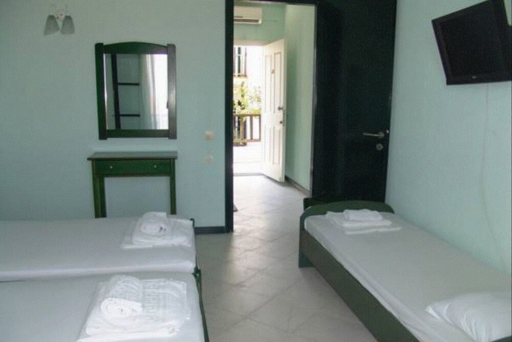 Фото Nikos Apartments