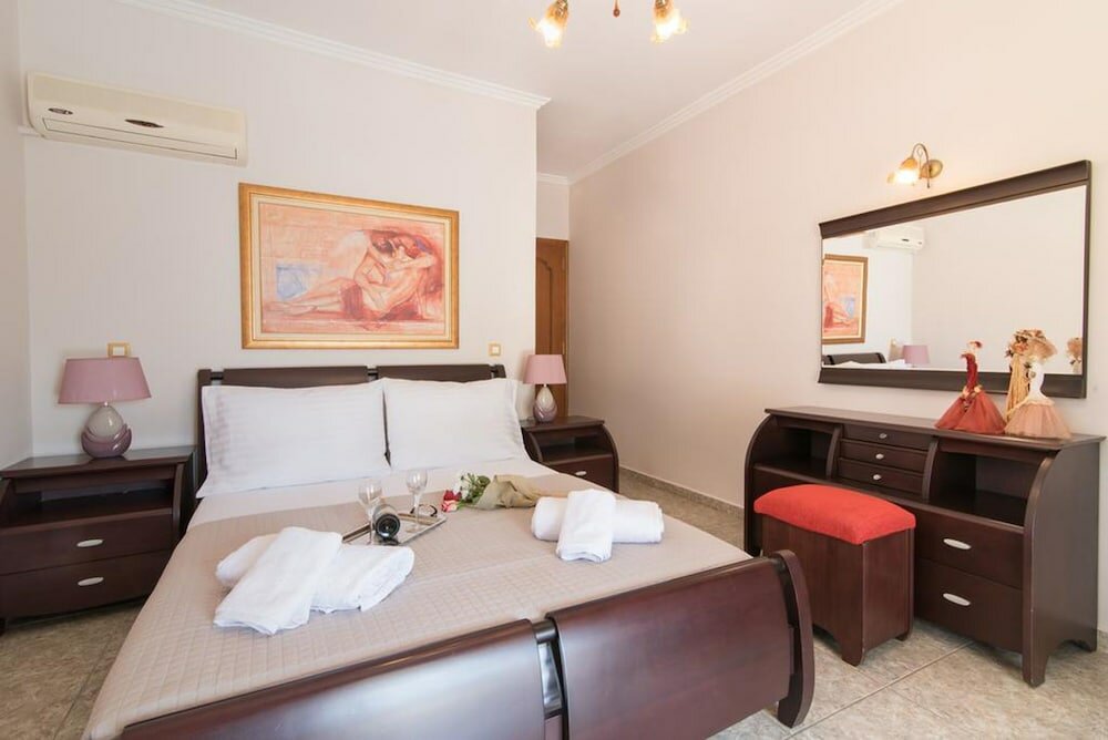 Фото Fontana Holiday Home