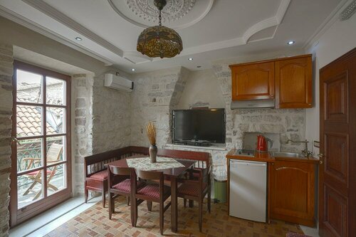 Гостиница Apartments Wine House Old Town в Которе