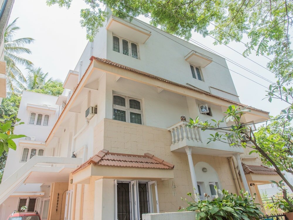 Фото Oyo 761 Hermitage Apartments