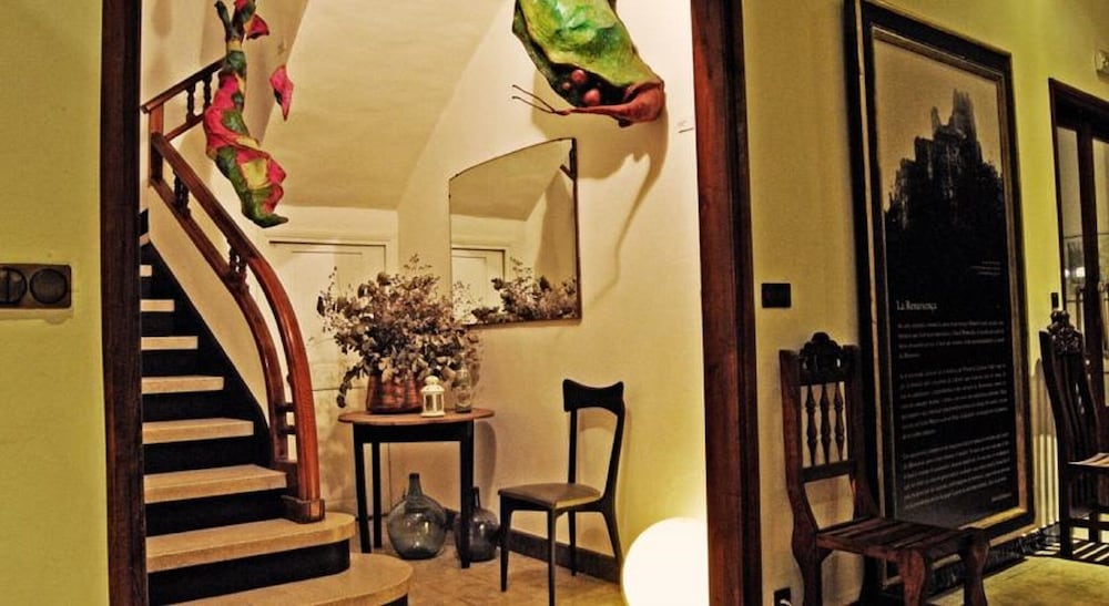 Фото Hostal Montsoliu