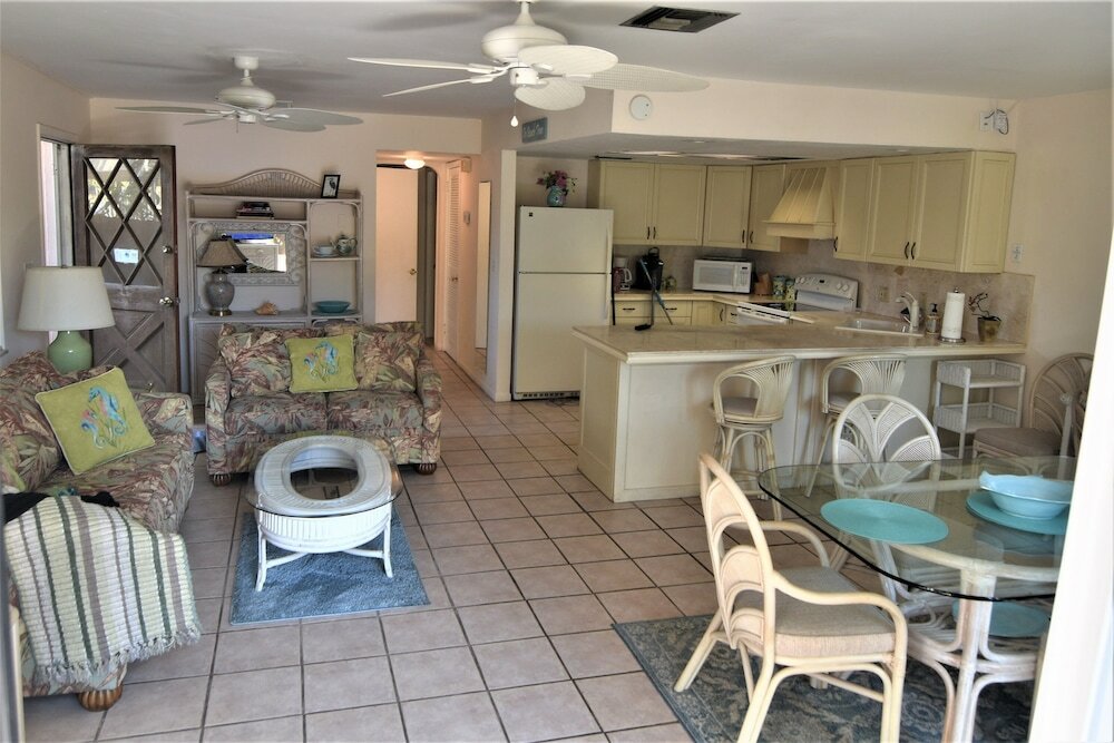 Фото Oasis at John's Pass Madeira Beach