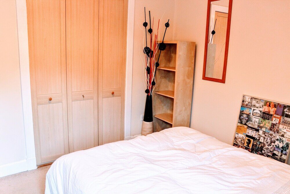 Фото 2 Bedroom Penthouse Apartment in Leafy City Centre