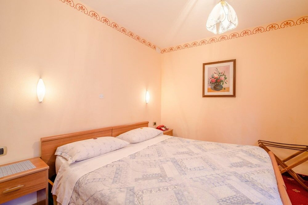 Фото Albergo Genzianella