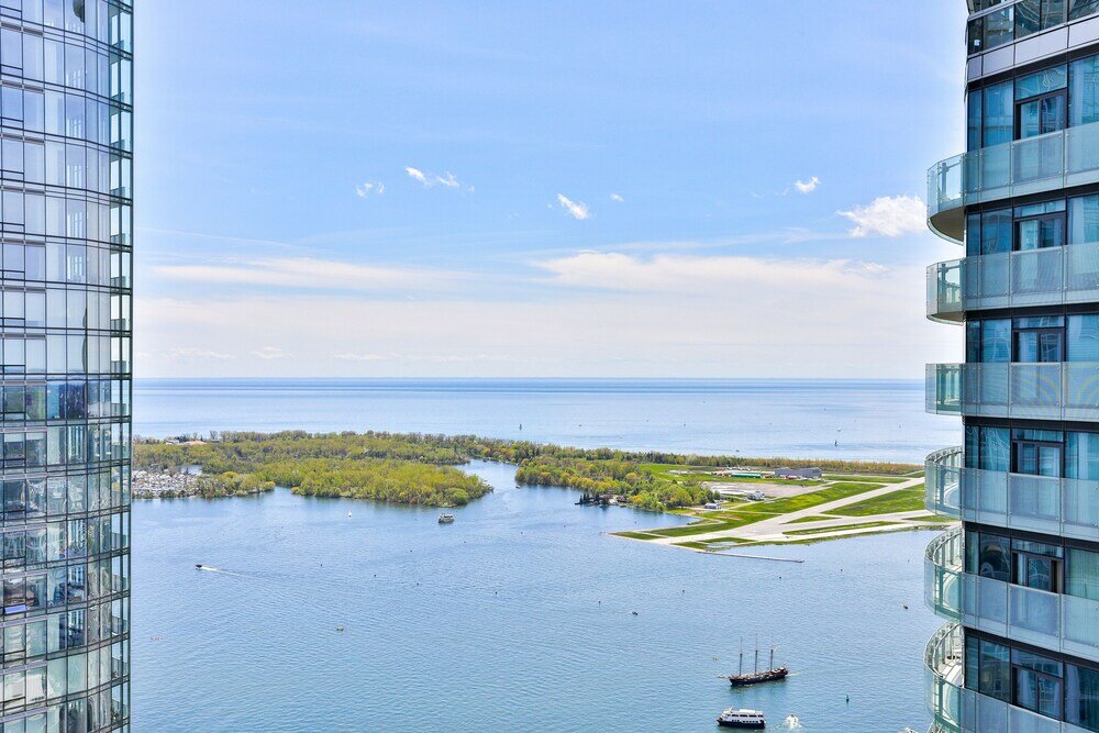 Фото Exquisite 55th Floor 2 Bed 2 Bath Parking