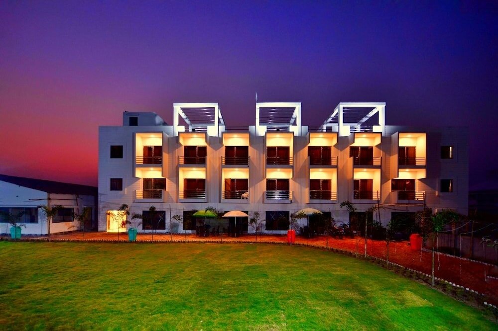 Фото отеля 1