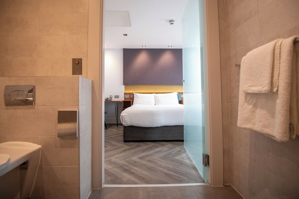 Фото Roomzzz London Stratford