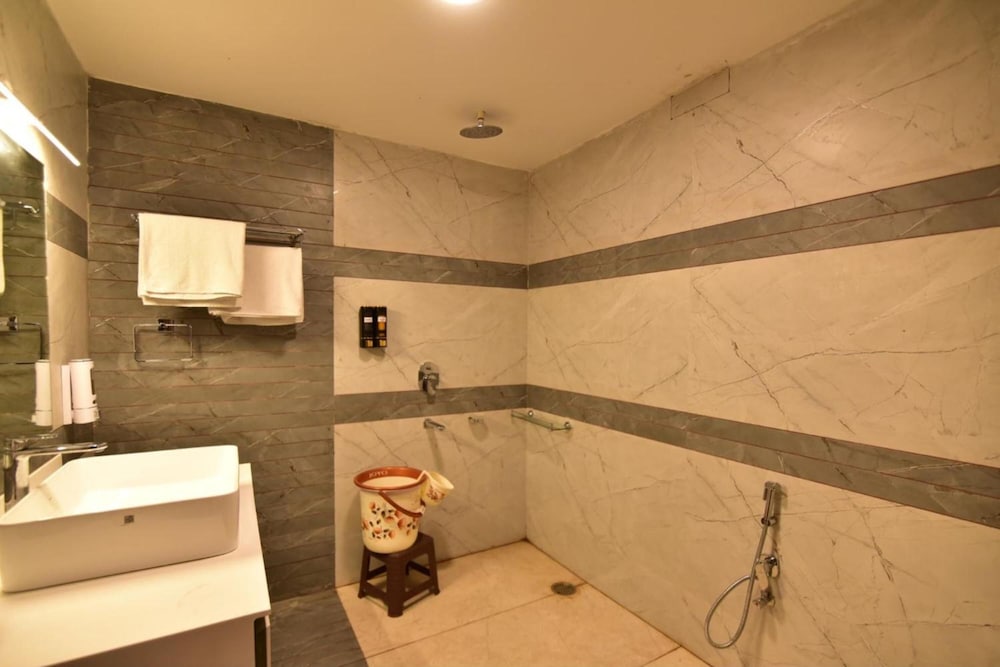 Фото Kohinoor Palace