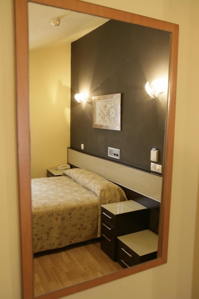 Фото Hotel Azpiazu