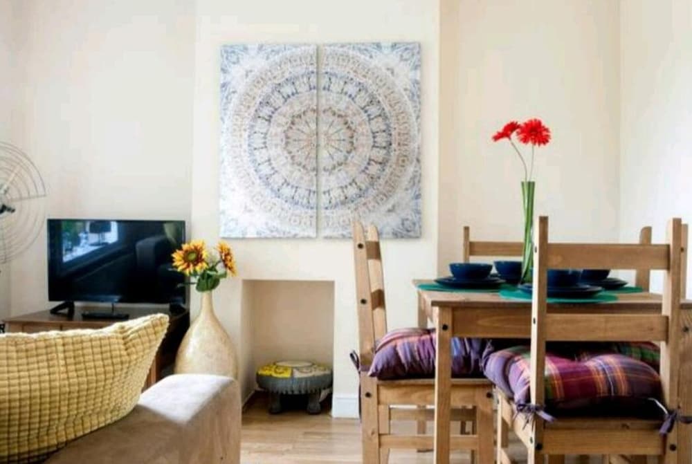 Фото White Sapphire