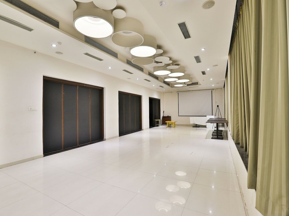 Фото Oyo 13479 Hotel Grand Nakshatra