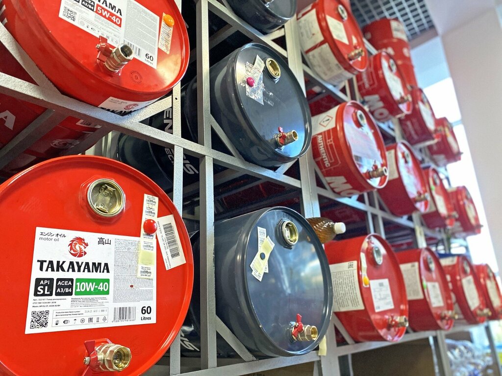 Auto parts and auto goods store Пятое колесо, Alushta, photo