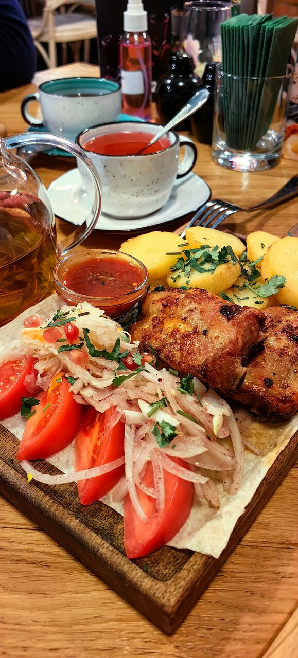 «6 популярных ресторанов с грузинскими блюдами Новокузнецка» фото материала