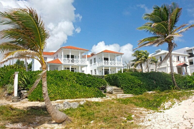 Гостиница Silver Sands Beach Villas are Great for Family-friendly Activities Surfing