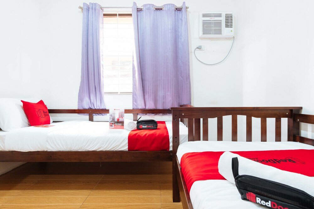 Фото RedDoorz Plus near Robinsons Place Manila