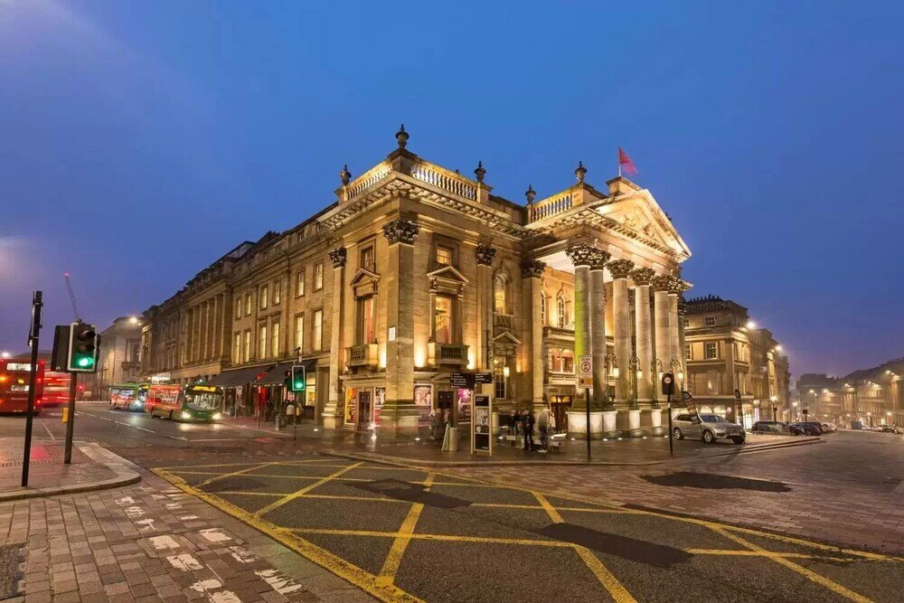 Фото отеля 1