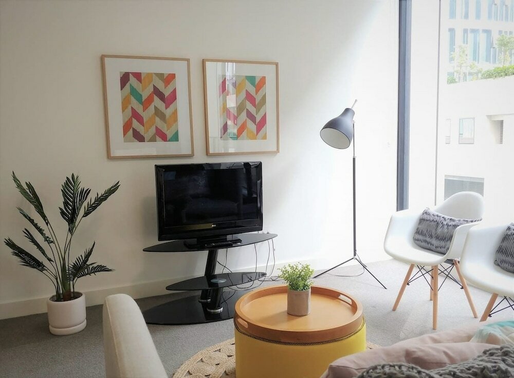 Фото Luxury 1 Bedroom 1 Study With 1 Parking