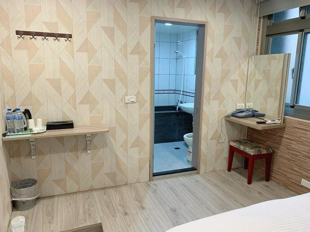 Фото Jiaoxi Hot Springs Hotel