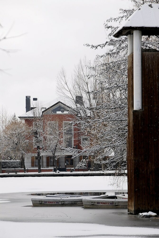 Фото Apartamentos la Torreta del Llac
