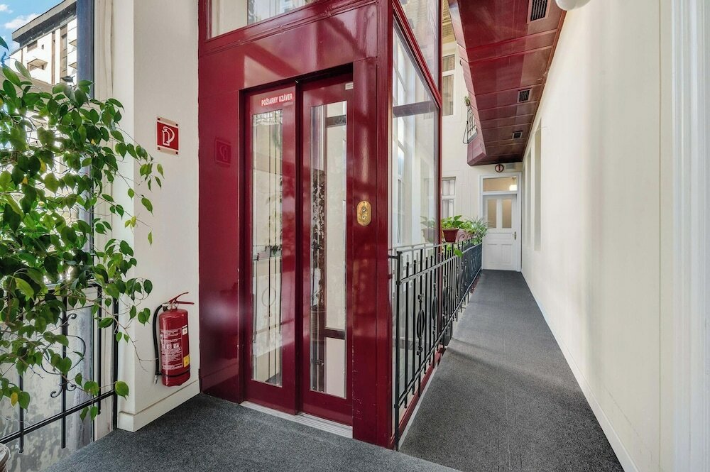 Фото Elisabeth Old Town