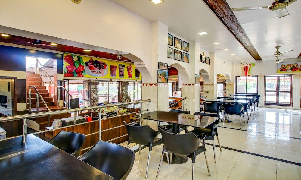 Фото Treebo Trend Garden Cottage & Lawn