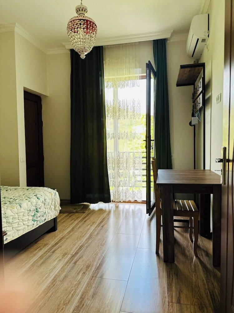 Фото Four seasons in Kutaisi