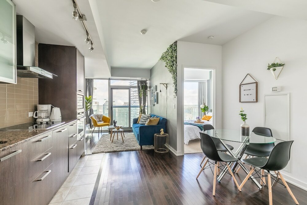 Фото Skytrees Condos at Union Station