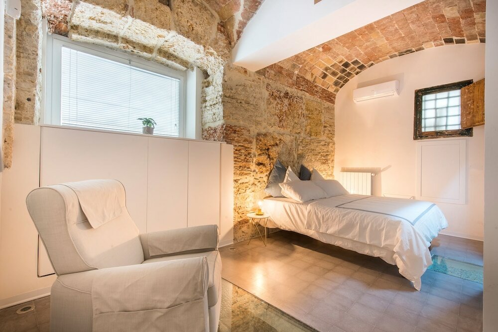 Фото Stylish house in front of Casa Professa