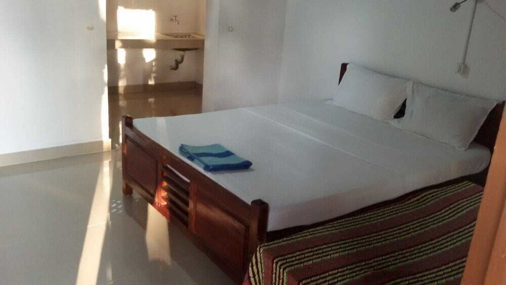 Фото M R Beach & Cottages