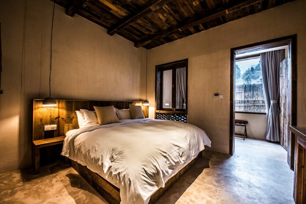 Фото Go Native Downtown House Ningbo