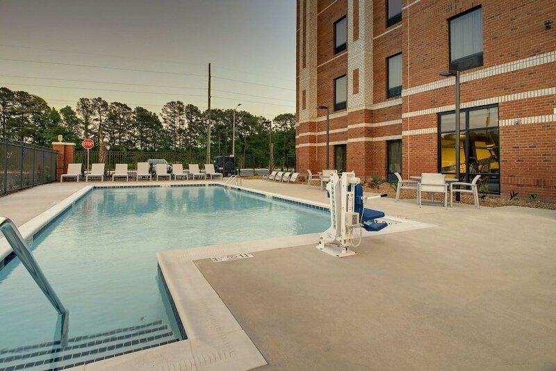 Гостиница Hampton Inn Sneads Ferry North Topsail Beach