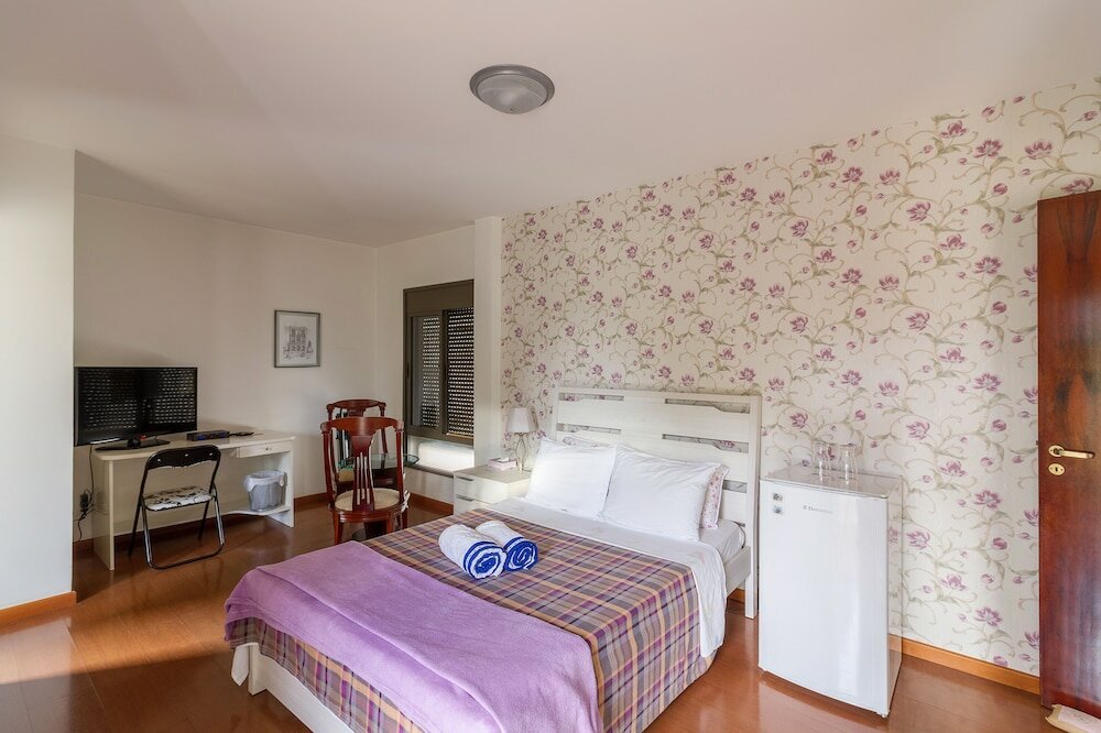 Фото Three Little Birds Hospedagem