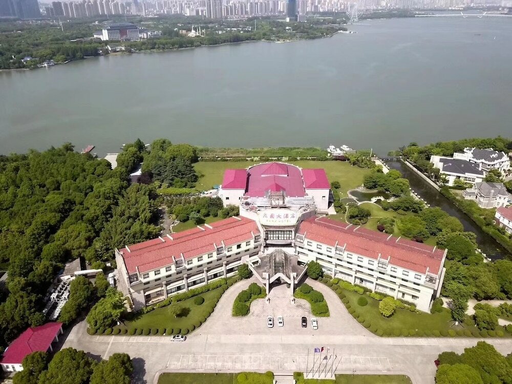 Фото Wuxi Lakeview Park Resort