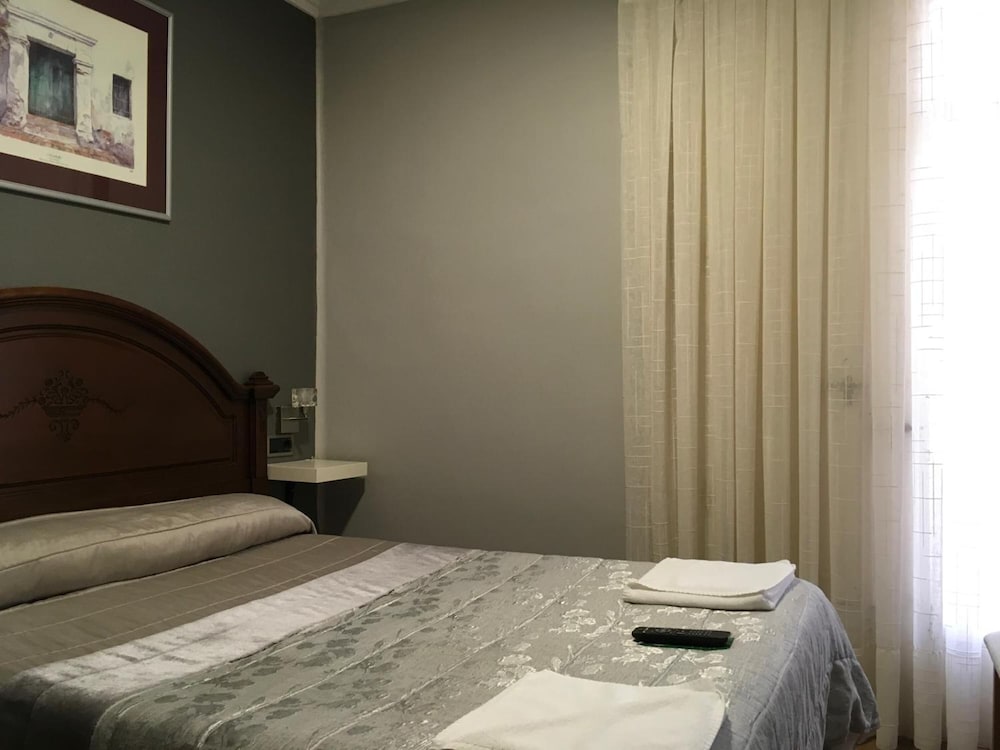 Фото Pensión La Bilbaina - Albergue Logroño