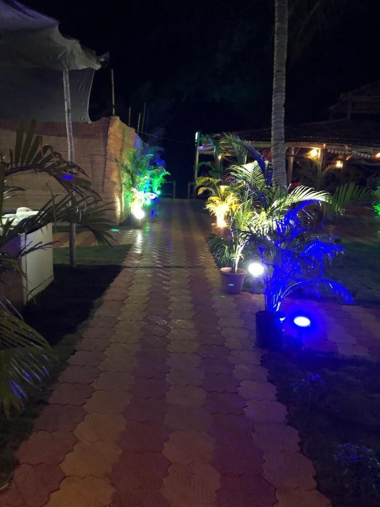 Фото Madhu Beach Huts