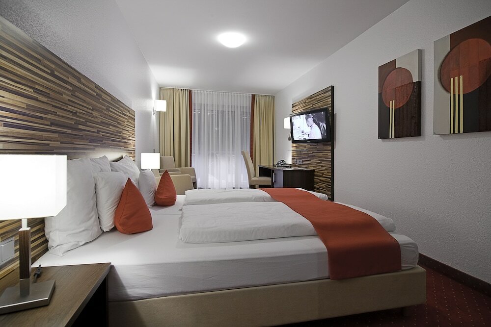 Фото отеля 2